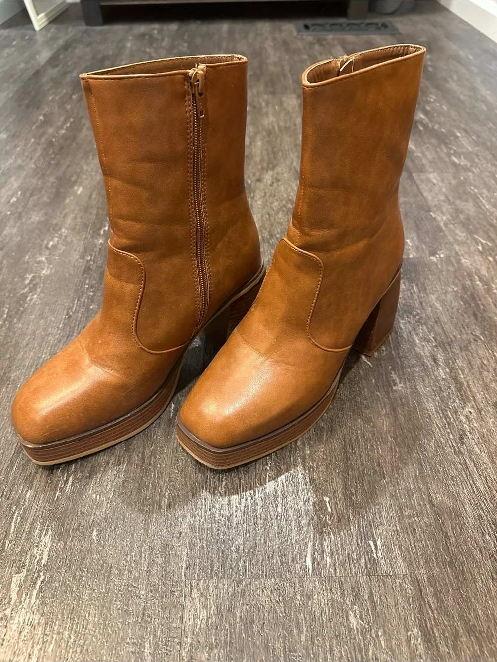 Women's Chestnut Leather Square-Toe Ankle Boots with Side Zip